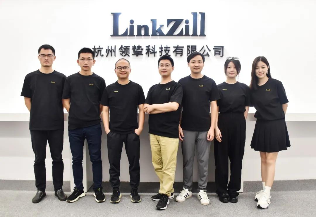 1634648760088081856.jpg 3.jpg