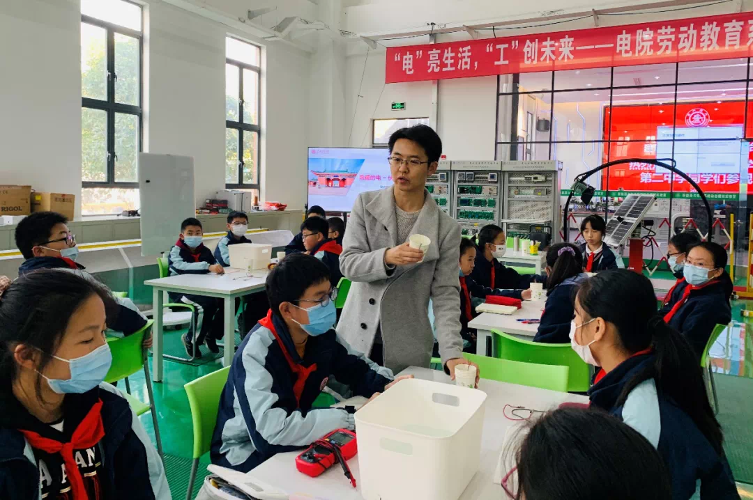 1640669426340081645.png image3.png